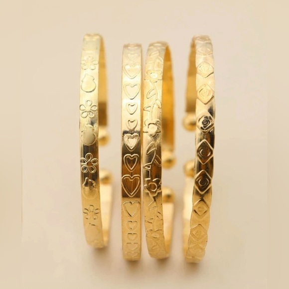 4 pc Heart Textured Bangle Bracelets - Picture 4 of 4